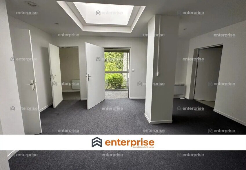 Bureau dans Amiens à louer - Photo de l’immeuble – Image 1 sur 4