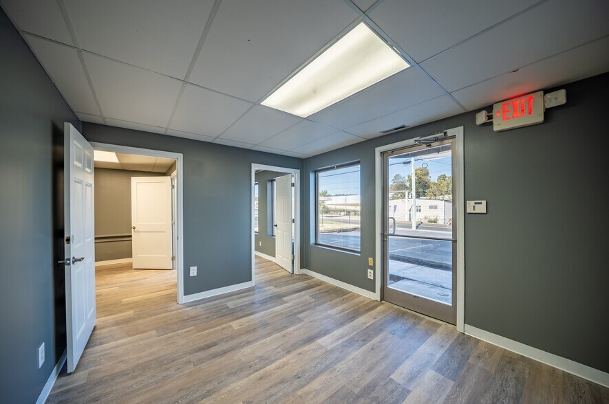 1007 W Main St, Greeneville, TN à louer - Photo intérieure – Image 3 sur 35