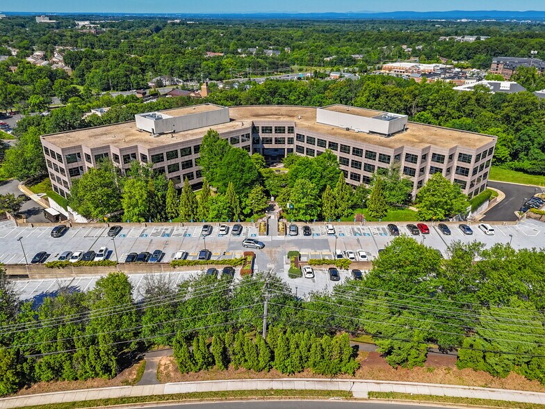 3975 Fair Ridge Dr, Fairfax, VA à vendre - Aérien – Image 2 sur 43
