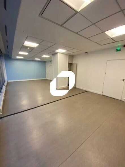 Bureau dans Paris à louer - Photo de l’immeuble – Image 2 sur 3