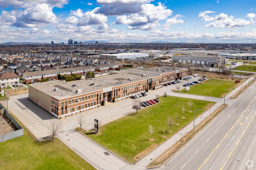 3755 Boul Matte, Brossard, QC à louer - Aérien – Image 2 sur 6