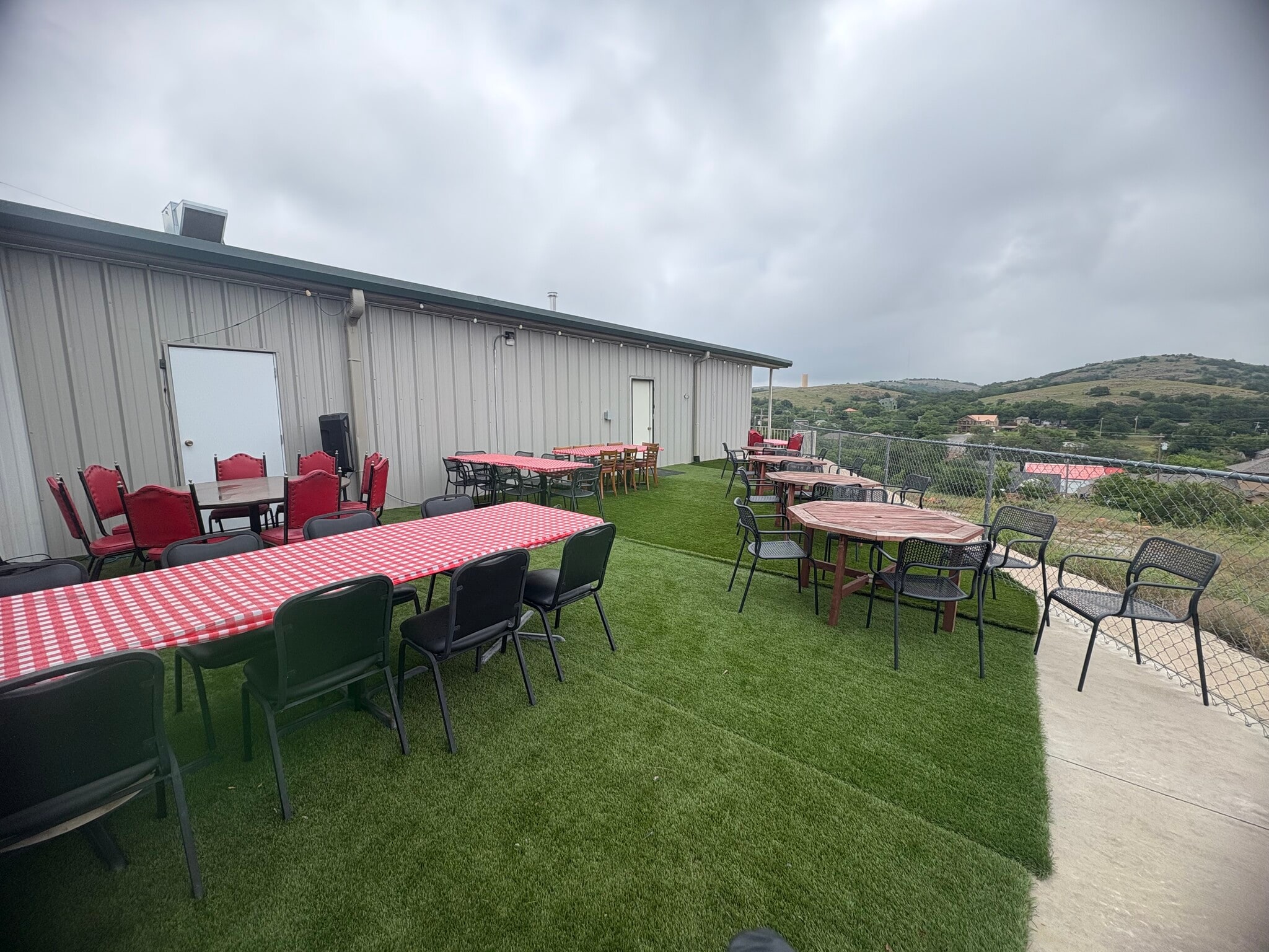 18377 State Highway 49 & 18407 State Highway 49, Medicine Park, OK à vendre Photo intérieure– Image 1 sur 21