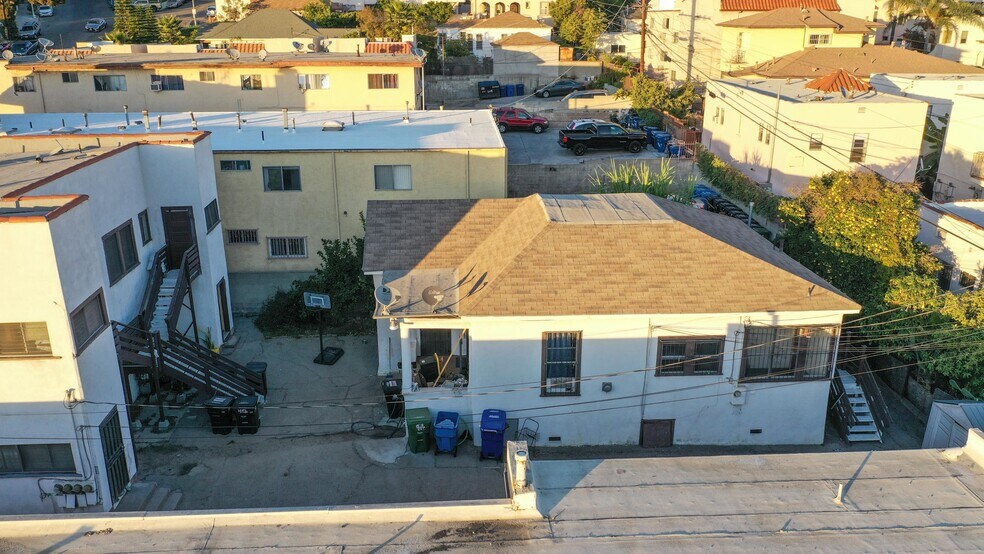 938 Everett St, Los Angeles, CA à vendre - Photo de l’immeuble – Image 3 sur 16