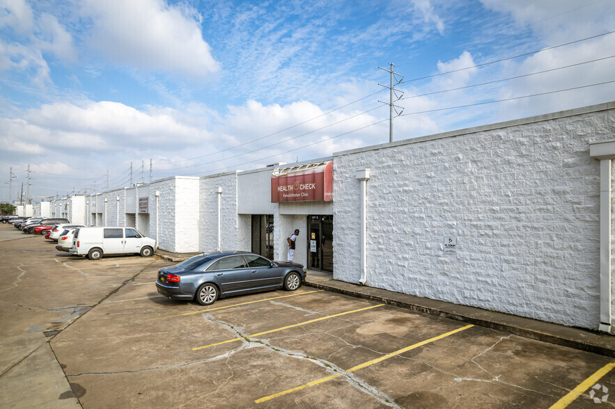 8403 Almeda. Rd, Houston, TX à louer - Photo de l’immeuble – Image 1 sur 21