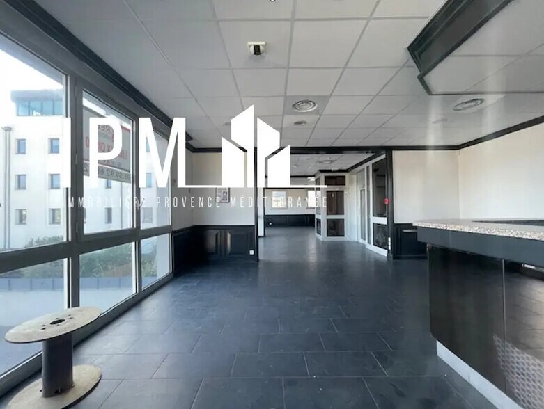 35 Rue Albert Einstein, Aix-en-Provence à louer - Photo de l’immeuble – Image 1 sur 6