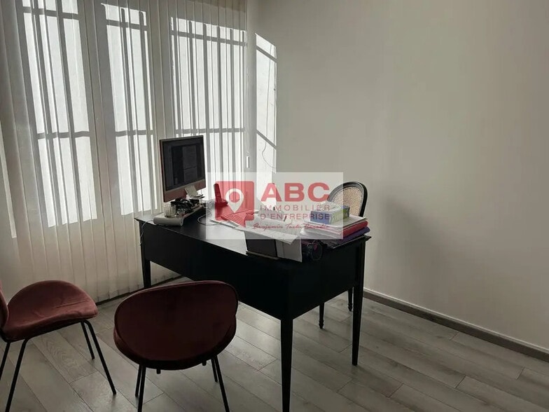 Bureau dans Perpignan à vendre - Photo de l’immeuble – Image 2 sur 4