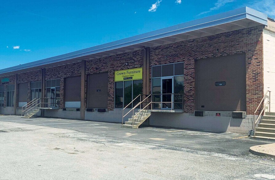 8918-8958 J St, Omaha, NE à louer - Photo de l’immeuble – Image 3 sur 9