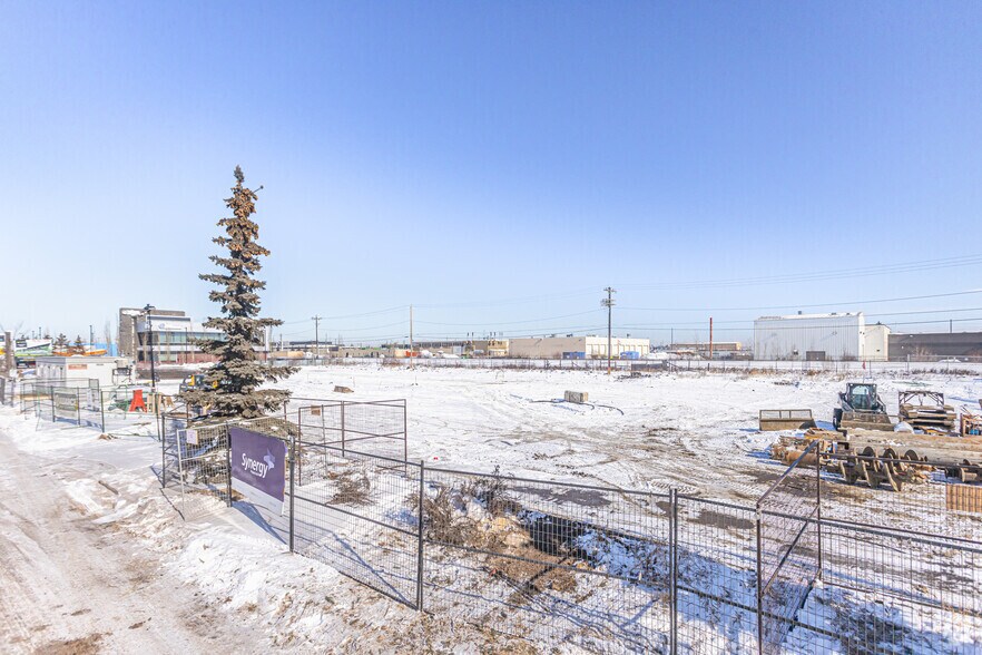 4805 Gateway Blvd NW, Edmonton, AB à louer - Photo de l’immeuble – Image 2 sur 3