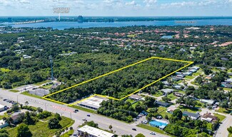 Plus de détails pour 685 Pondella Rd, North Fort Myers, FL - Terrain à vendre