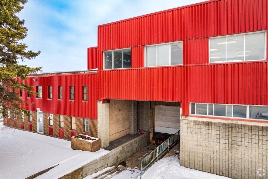 5260 Ramsay Rue, Saint-hubert, QC à louer - Photo de l’immeuble – Image 3 sur 4