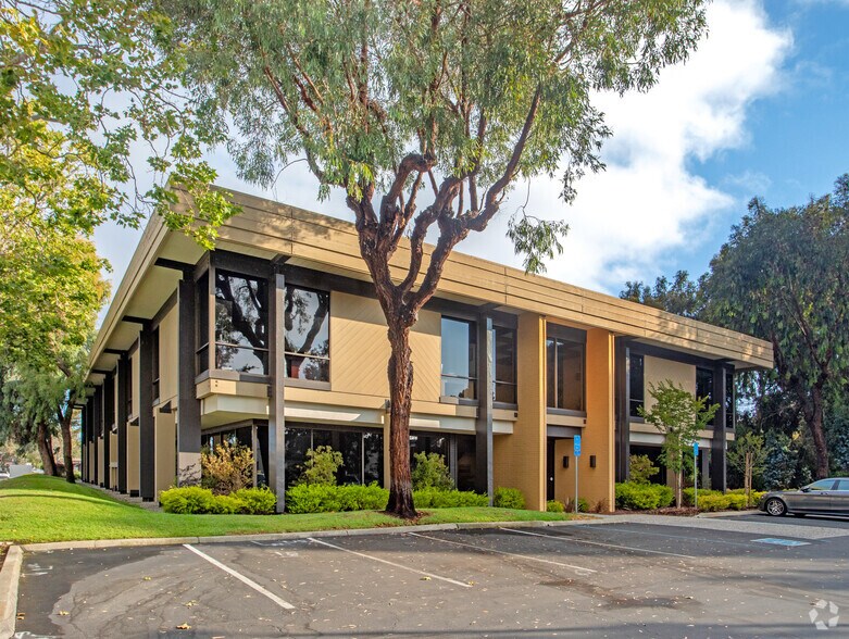 1900 Embarcadero Rd, Palo Alto, CA à louer - Photo principale – Image 1 sur 9