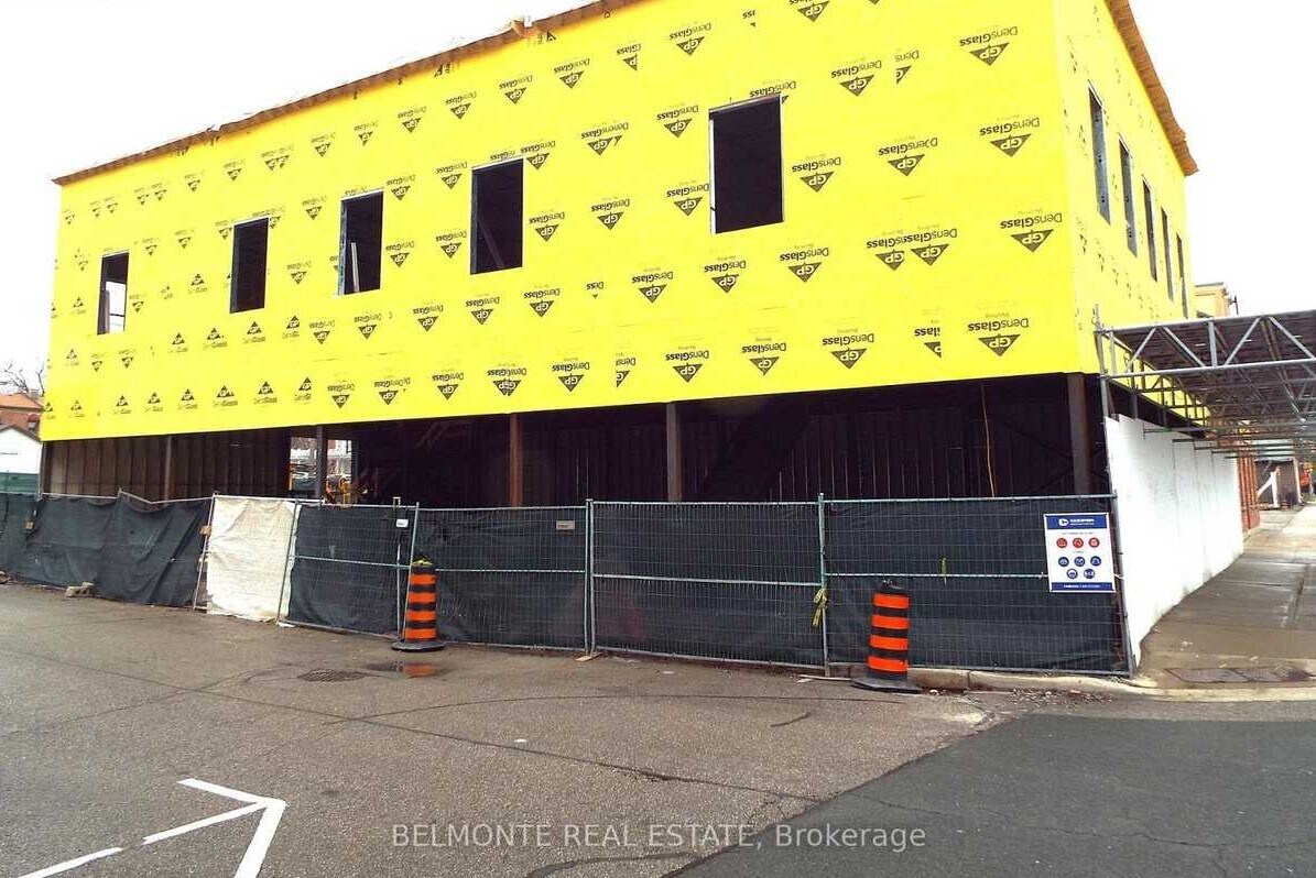 124 Brock St N, Whitby, ON à louer Photo de l’immeuble– Image 1 sur 3