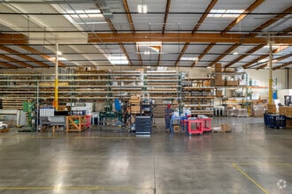 4553-4557 Firestone Blvd, South Gate, CA à louer Photo intérieure– Image 2 sur 9