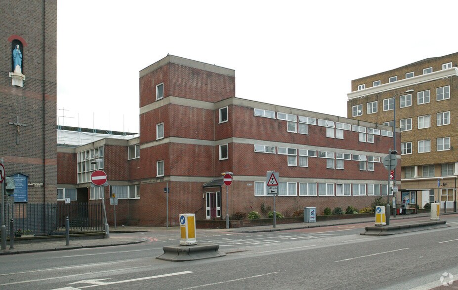 628-634 Commercial Rd, Londres à vendre - Photo de l’immeuble – Image 3 sur 3