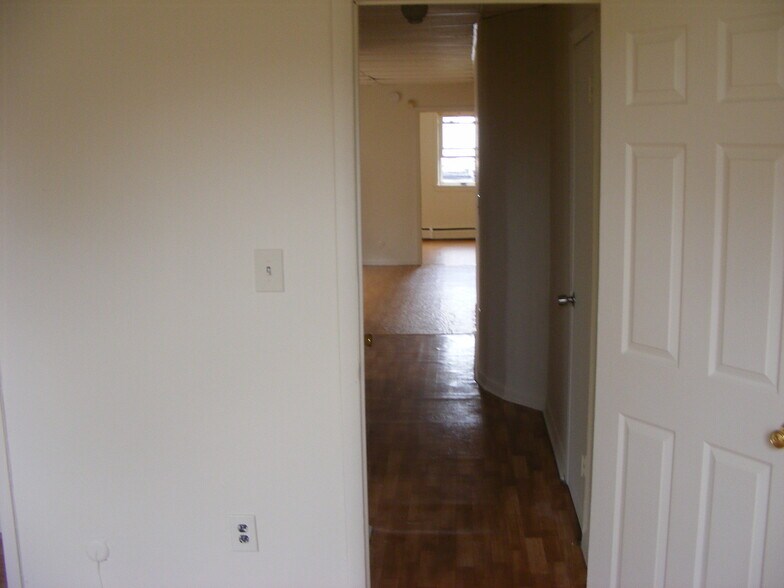268 Forrest St, Jersey City, NJ à vendre - Photo intérieure – Image 2 sur 9