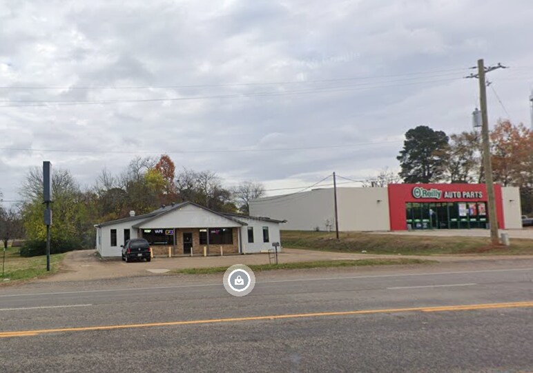 703 Linda Dr, Daingerfield, TX à louer - Photo de l’immeuble – Image 3 sur 3