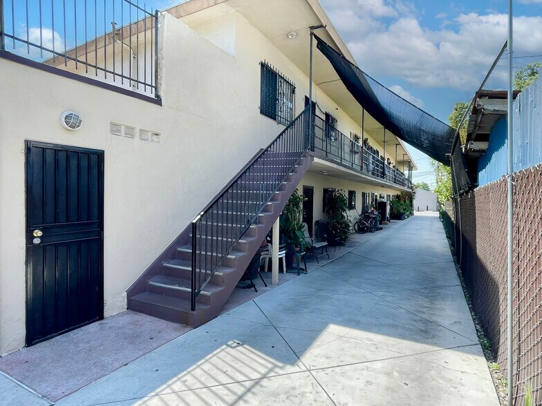 4346 Union Pacific Ave, Los Angeles, CA à vendre - Photo de l’immeuble – Image 2 sur 9