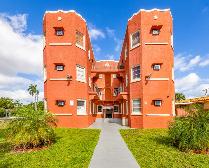 1785 SW 13th St, Miami, FL à vendre - Photo de l’immeuble – Image 3 sur 29