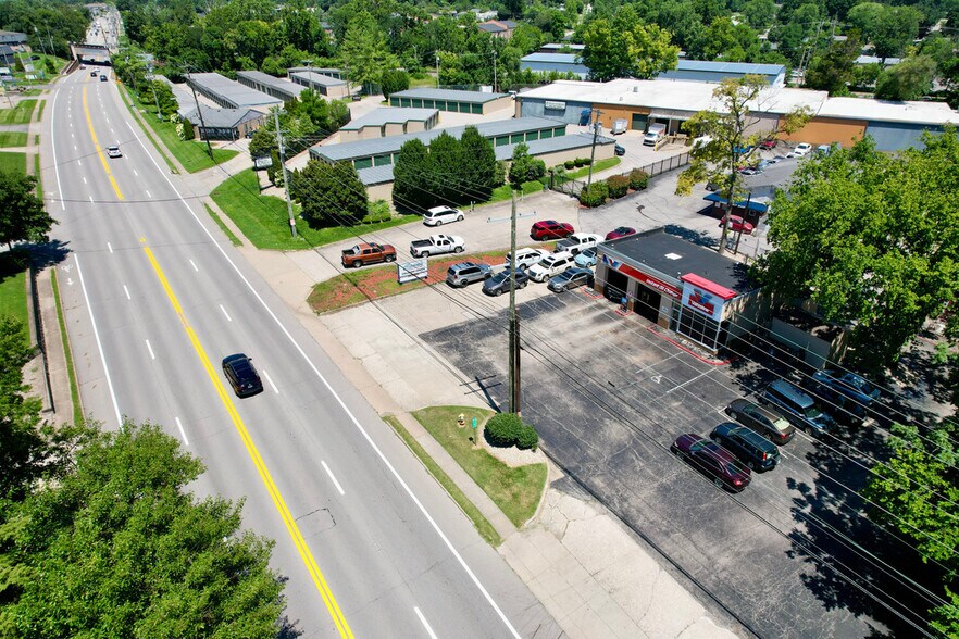 9903H Taylorsville Rd, Louisville, KY à vendre - Photo de l’immeuble – Image 2 sur 2