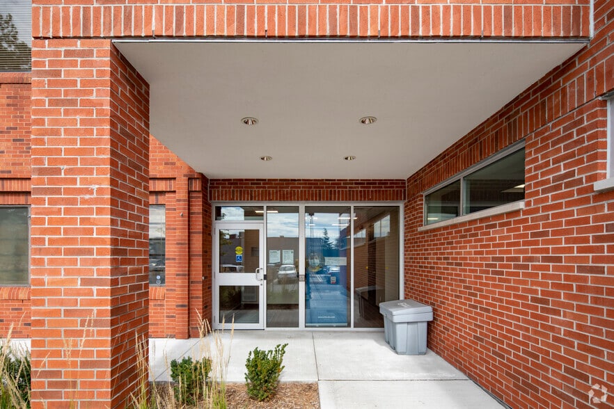 1060 Speers Rd, Oakville, ON à louer - Photo de l’immeuble – Image 3 sur 6