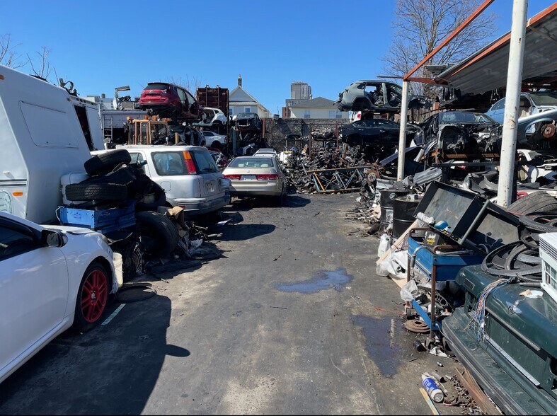 10421 Merrick Blvd, Jamaica, NY à louer - Photo de l’immeuble – Image 3 sur 5