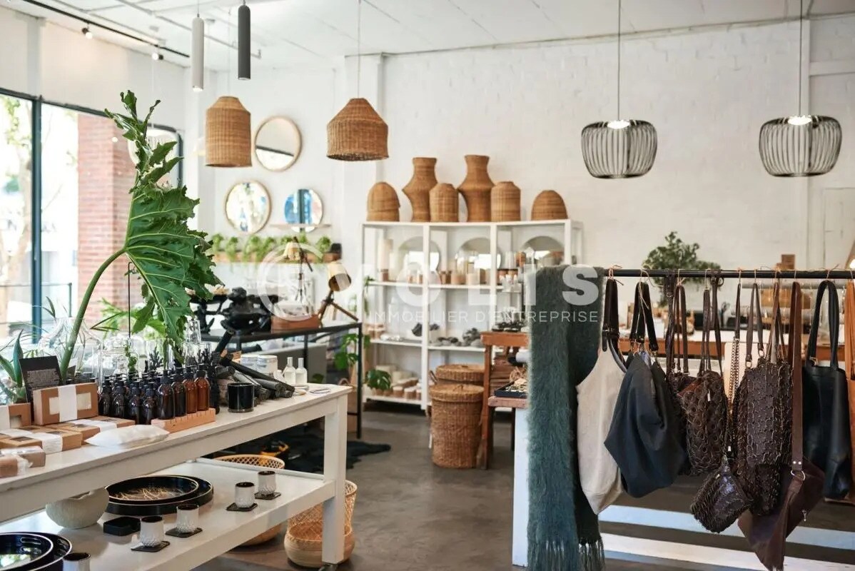 Local commercial dans Bordeaux à louer Photo intérieure– Image 1 sur 2