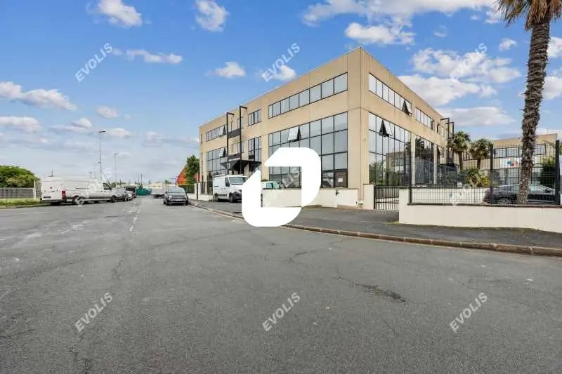 Bureau dans Noisy-le-Sec à louer - Photo de l’immeuble – Image 2 sur 10