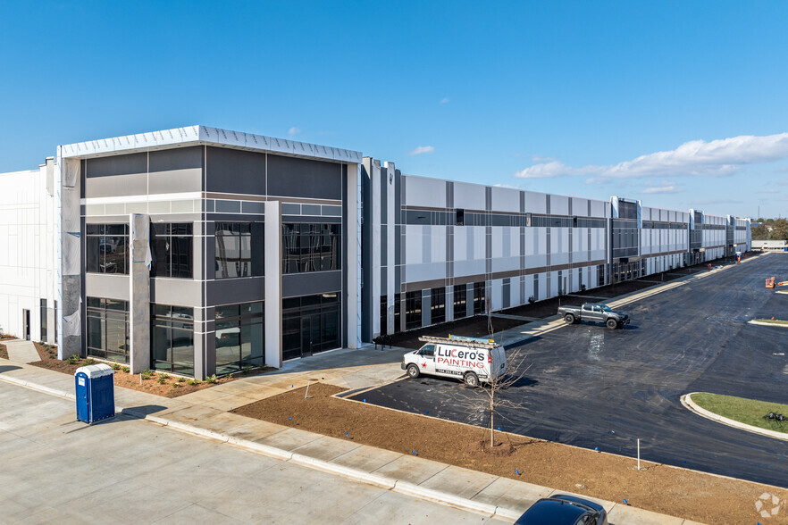 12032 Carolina Logistics Dr, Pineville, NC à louer - Photo principale – Image 2 sur 24