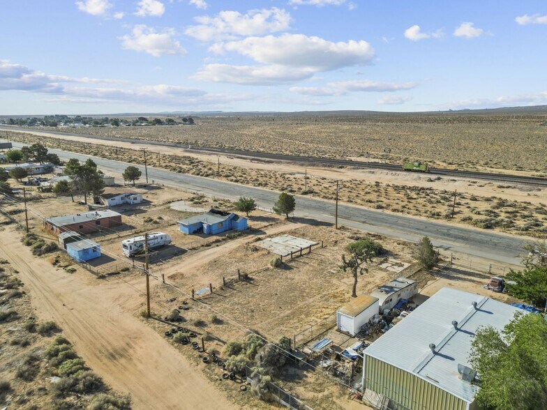 Twenty Mule Team Rd portefeuille de 2 biens à vendre sur LoopNet.fr - Photo de l’immeuble – Image 3 sur 3