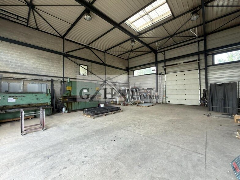Industriel/Logistique dans Saint-Pierre-du-Perray à louer - Photo de l’immeuble – Image 3 sur 12