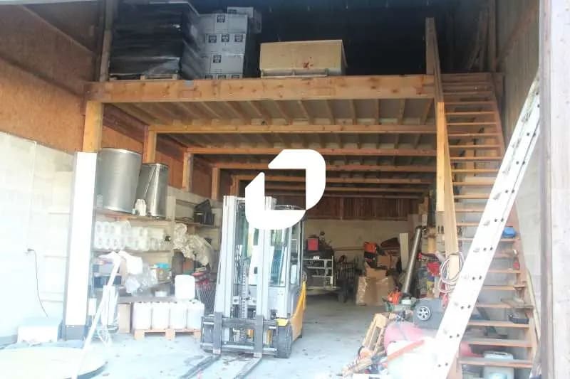 Local d'activités dans Berneuil-en-Bray à vendre - Photo de l’immeuble – Image 3 sur 17