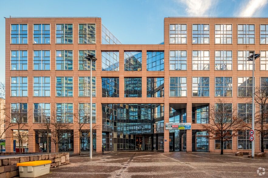 Bureau dans Courbevoie à louer - Photo principale – Image 1 sur 8