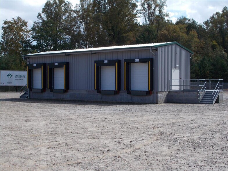 2016 Sand Hill Road Ext, Candler, NC à louer - Photo de l’immeuble – Image 2 sur 4
