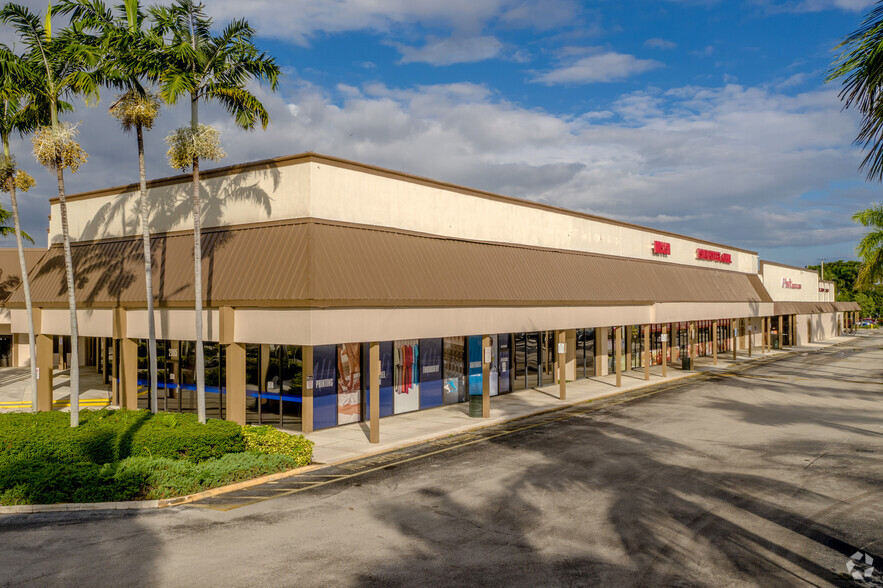 2019-2097 N University Dr, Sunrise, FL à louer - Photo de l’immeuble – Image 2 sur 13