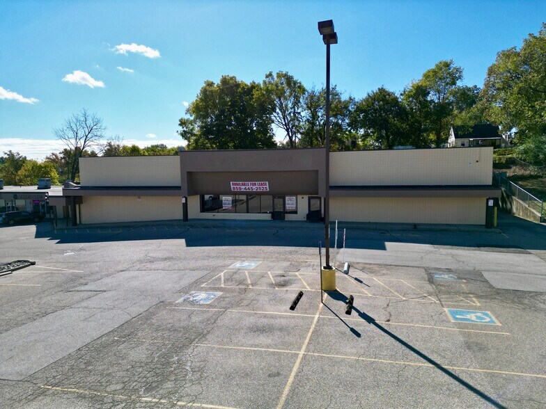 5521 Bridgetown Rd, Cincinnati, OH à louer - Photo de l’immeuble – Image 2 sur 25