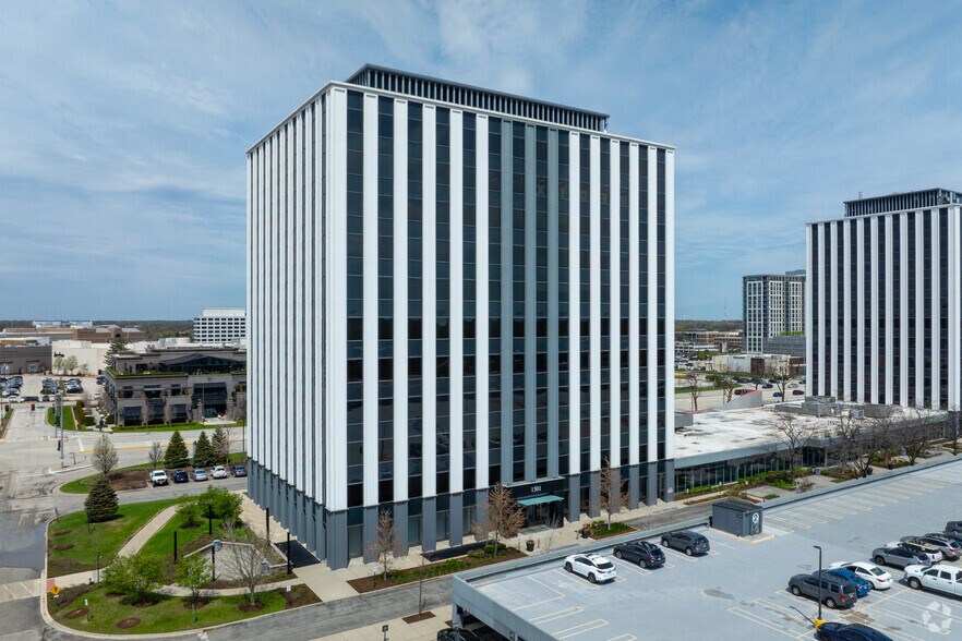1301 W 22nd St, Oak Brook, IL à louer - Photo principale – Image 1 sur 30