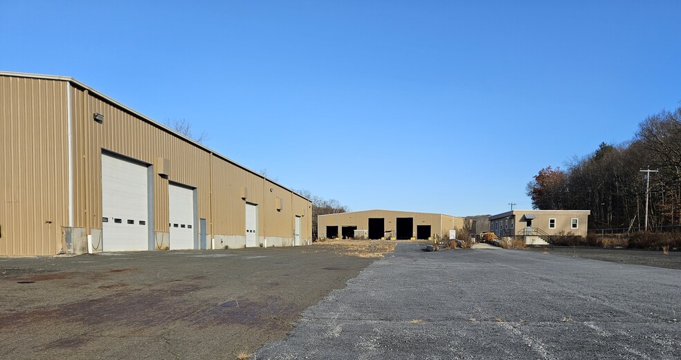 400 S Main St, Terryville, CT à vendre - Photo de l’immeuble – Image 1 sur 14
