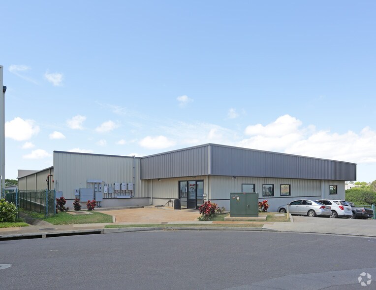 94-405 Maikoiko St, Waipahu, HI à louer - Photo de l’immeuble – Image 2 sur 14