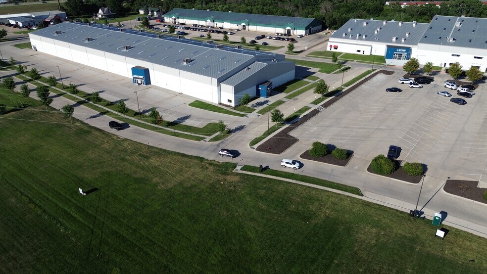 315 Speedway Cir, Lincoln, NE à louer - Photo de l’immeuble – Image 2 sur 5