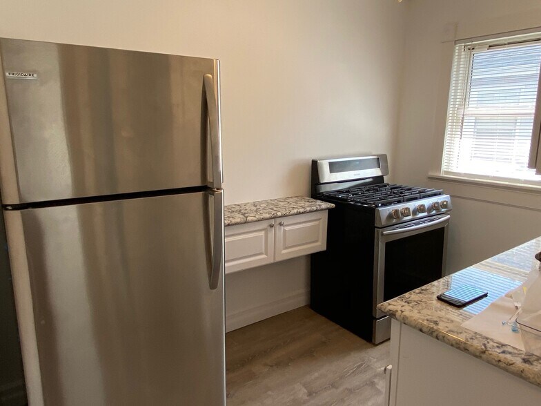 526-532 Merrick Rd, Rockville Centre, NY à vendre - Photo intérieure – Image 3 sur 8
