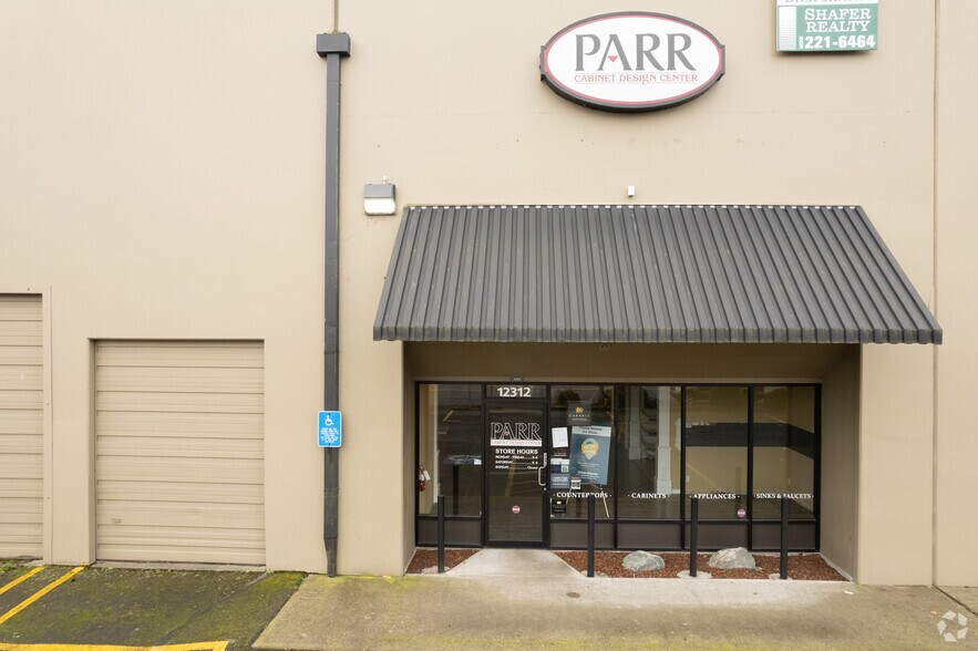12304-12314 NE Whitaker Way, Portland, OR à louer - Photo de l’immeuble – Image 2 sur 4