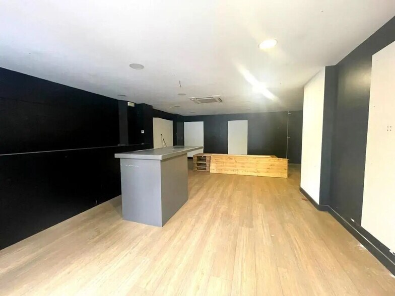 Local commercial dans Maisons-Laffitte à louer - Photo de l’immeuble – Image 2 sur 7