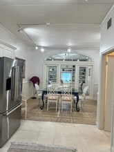 958 Service St, West Palm Beach, FL à louer Photo intérieure– Image 2 sur 4