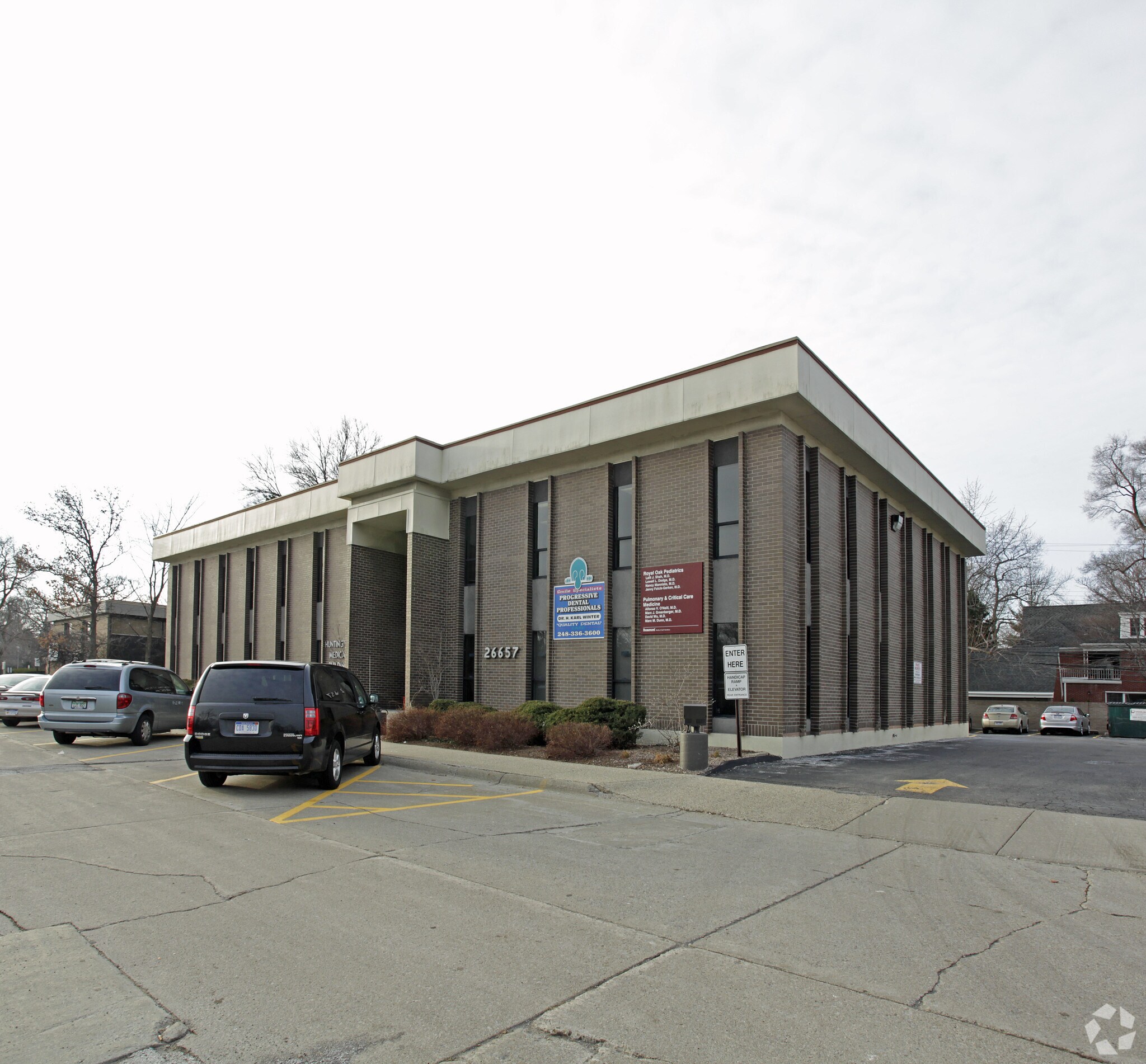 26657 Woodward Ave, Huntington Woods, MI à louer Photo principale– Image 1 sur 19