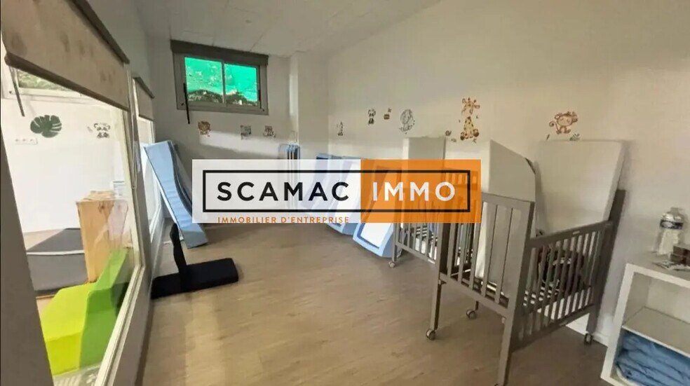 Local d’activités dans Montigny-le-Bretonneux à louer - Photo de l’immeuble – Image 3 sur 13