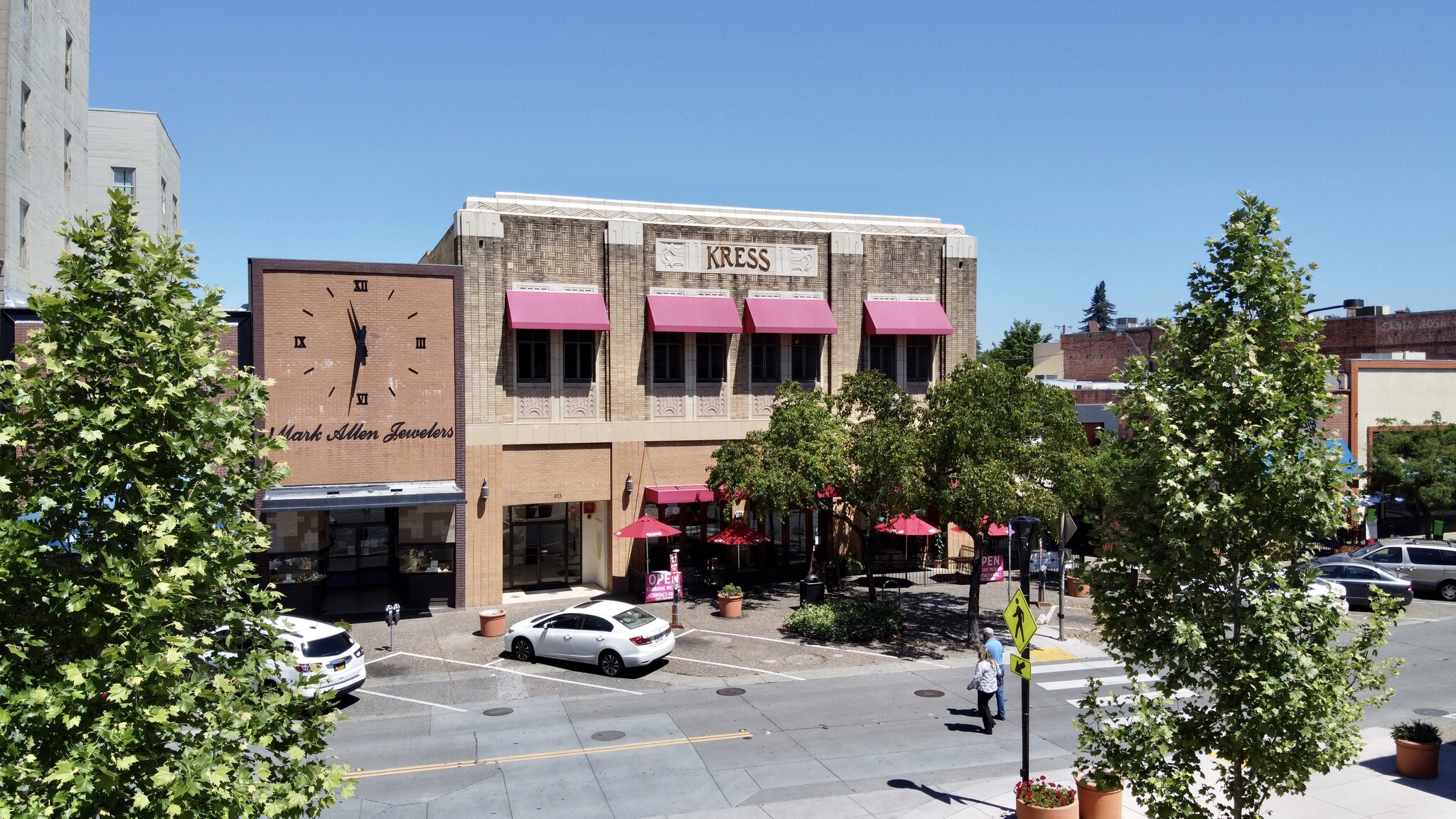 618 5th St, Santa Rosa, CA à vendre Photo principale– Image 1 sur 32