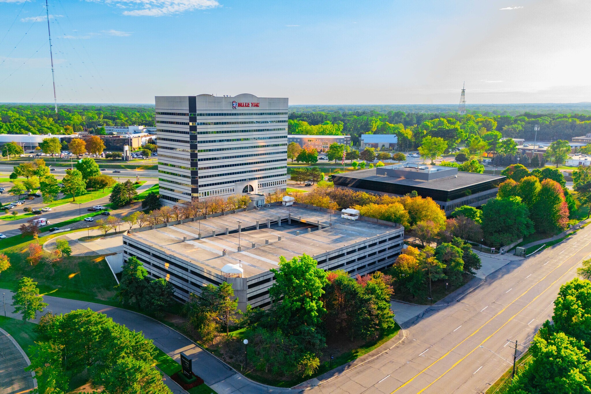 25800 Northwestern Hwy, Southfield, MI à louer Photo principale– Image 1 sur 16