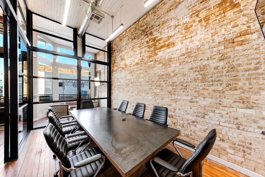 102 S Goliad St, Rockwall, TX à louer - Photo de l’immeuble – Image 3 sur 15