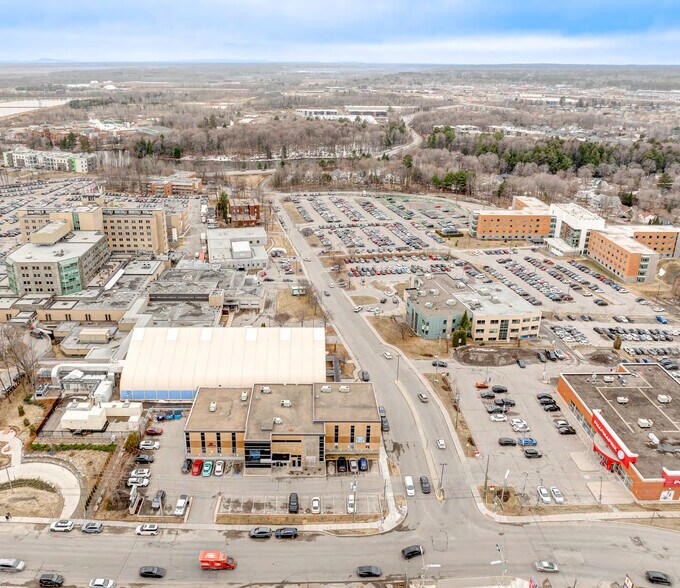 256 Rue De Montigny, Saint-Jérôme, QC à louer - Photo de l’immeuble – Image 3 sur 3