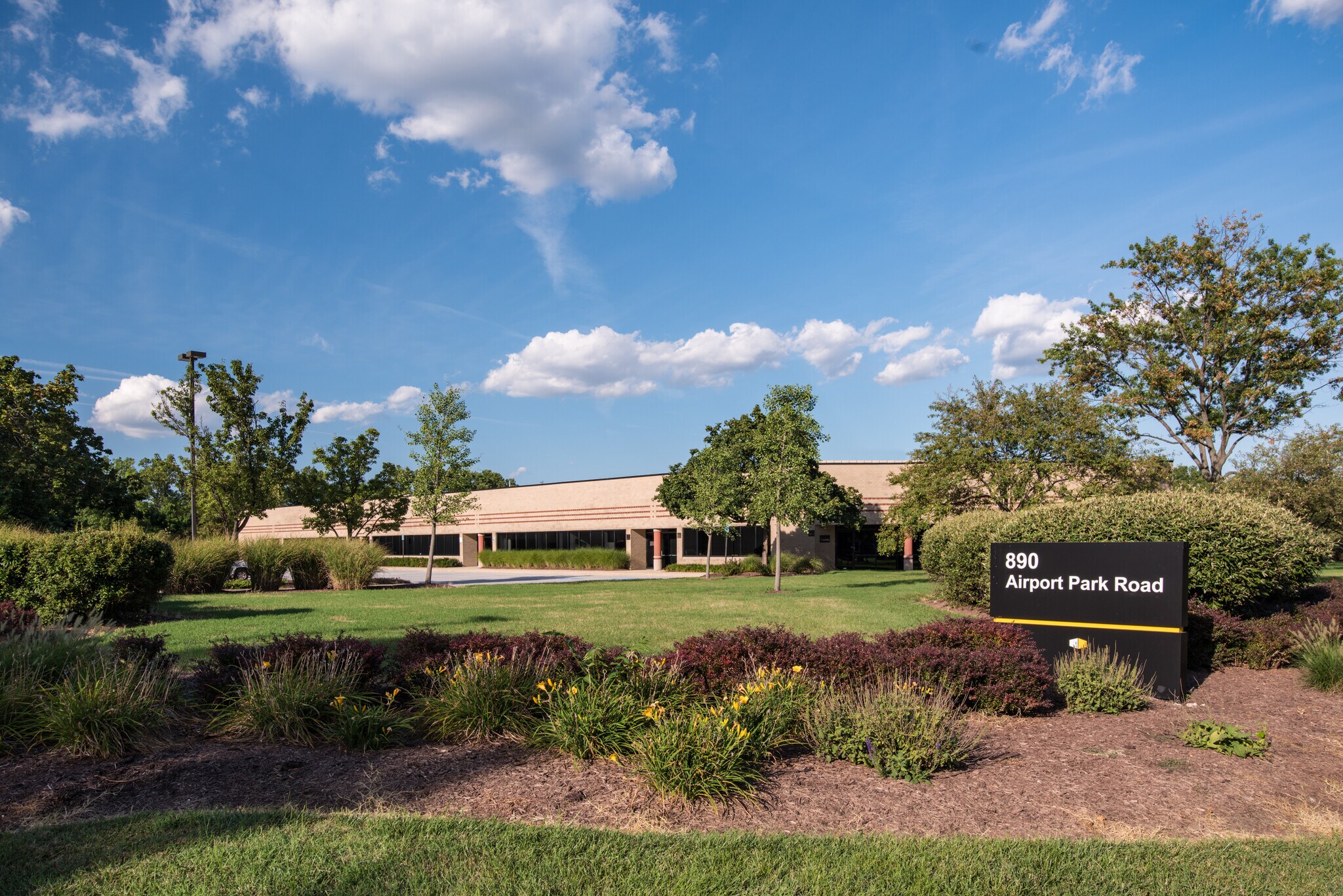 910 Cromwell Park Dr, Glen Burnie, MD à louer Photo de l’immeuble– Image 1 sur 2